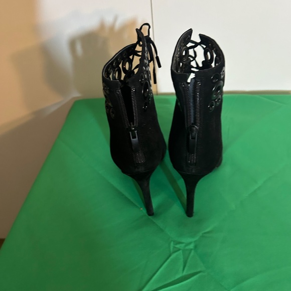 Sexy KENDALL + KYLIE black suede peep toe lace front bootie boots 😍😍😍😍 - Picture 9 of 11